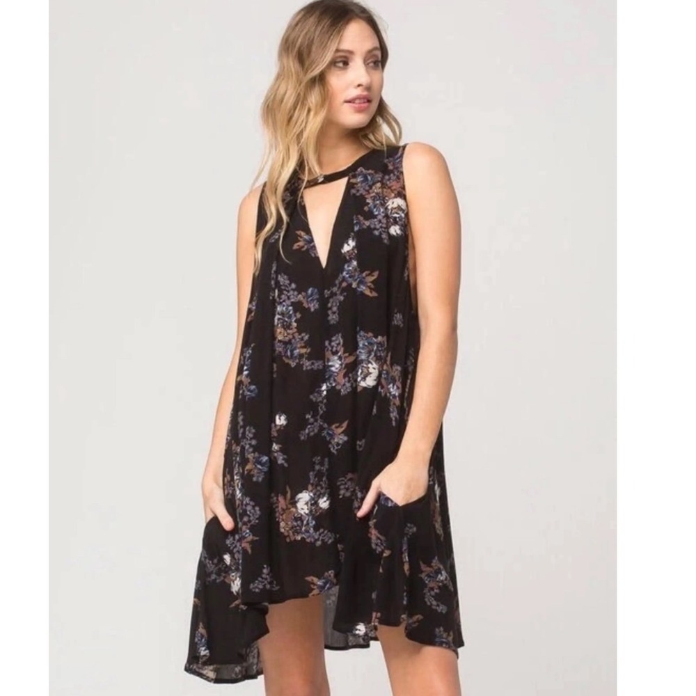 Free People Dark Floral Choker Neck Rayon Tunic Black XS Sleeveless Swing Pocket